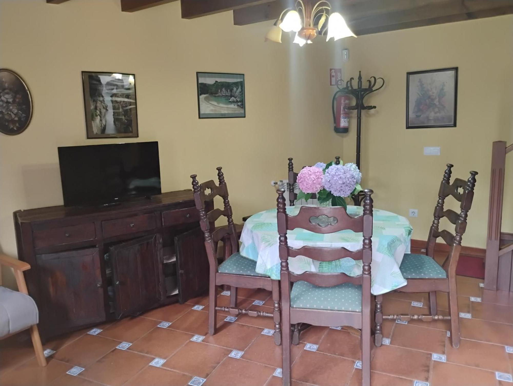 Casa Rural Casa Azul Villahormes Екстер'єр фото